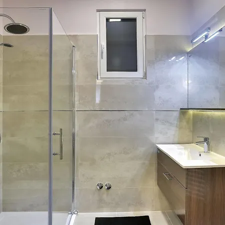 D&a Center With Free Parking * Πούλα