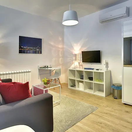 D&a Center With Free Parking Apartment Pula
