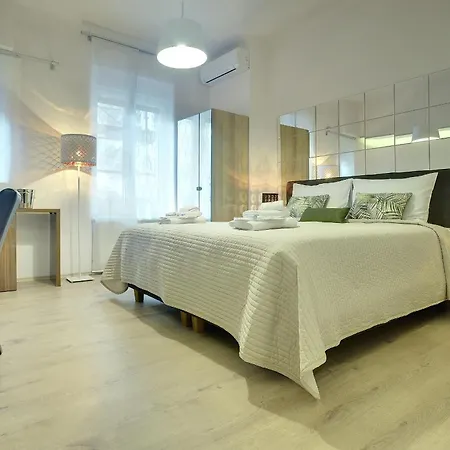 D&a Center With Free Parking Πούλα