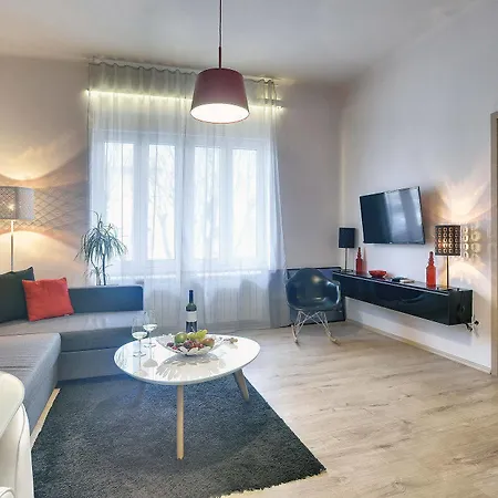 D&a Center With Free Parking * PUY